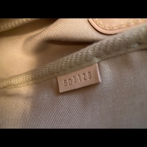 Louis Vuitton Favorite MM - Picture 6 of 8